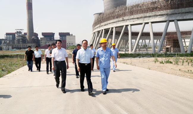 洛陽市政協(xié)黨組副書記、副主席張世敏到萬基?2×60萬千瓦機(jī)組工地調(diào)研