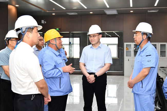 新安縣委書記、縣長王智一行到萬基控股集團調(diào)研